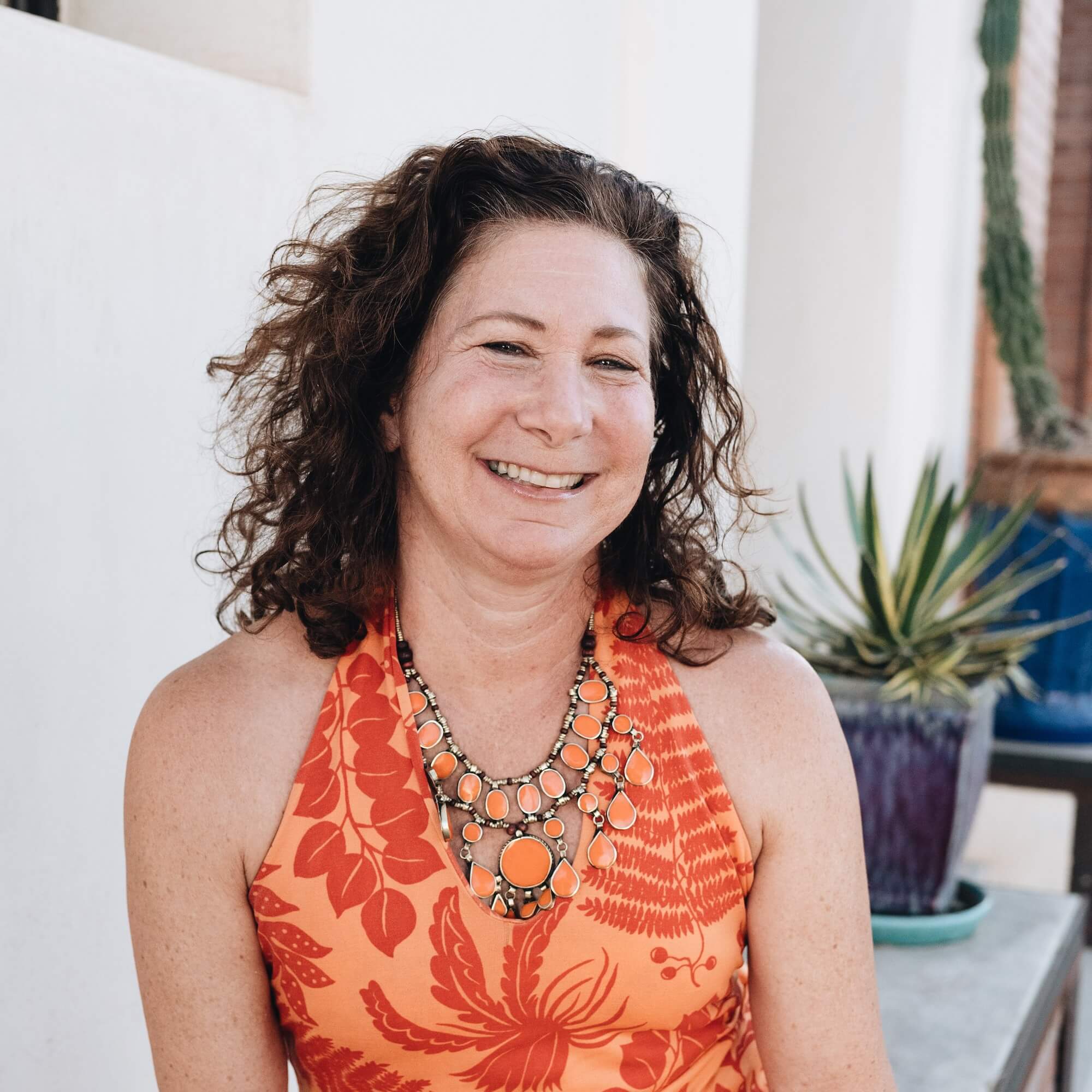 Debra Stuckgold headshot